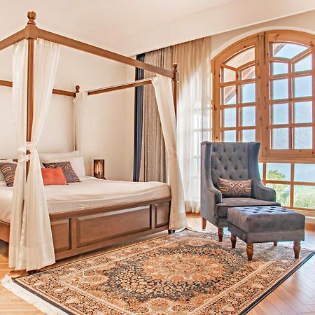 Stayvista At Sylvana Villas With Lawn, Bbq And Jacuzzi Касаули Экстерьер фото