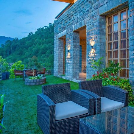 Stayvista At Sylvana Villas With Lawn, Bbq And Jacuzzi Касаули Экстерьер фото