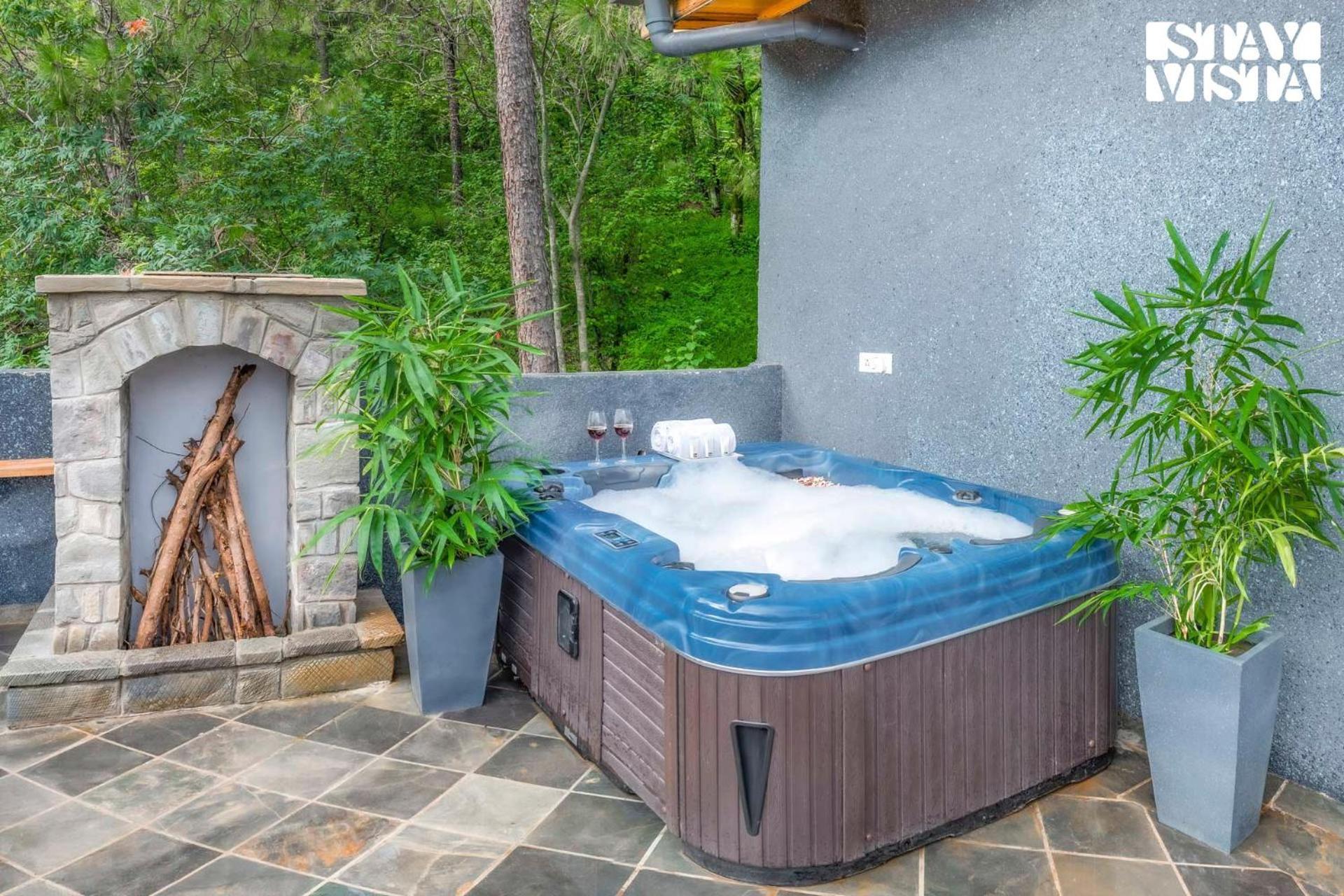 Stayvista At Sylvana Villas With Lawn, Bbq And Jacuzzi Касаули Экстерьер фото