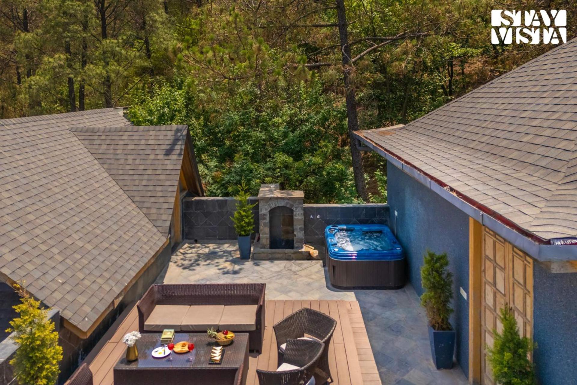 Stayvista At Sylvana Villas With Lawn, Bbq And Jacuzzi Касаули Экстерьер фото