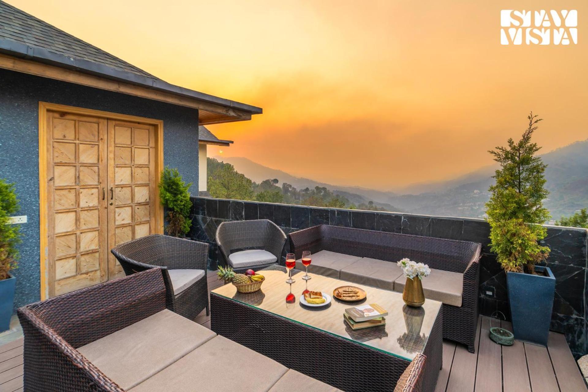 Stayvista At Sylvana Villas With Lawn, Bbq And Jacuzzi Касаули Экстерьер фото